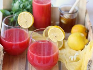 Detoxifying Herbal Drinks Lemonade Detox In A Glass