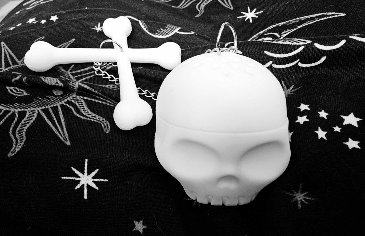 1000039193-Scaled-1.Jpg White Skull Tea Strainer - Image 1