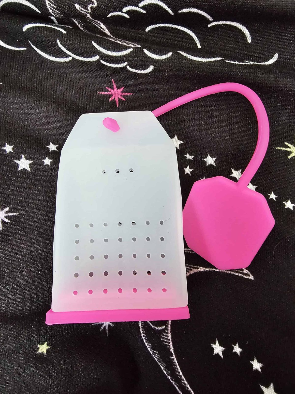1000039216-Scaled-1.Jpg Silicone Tea Bag Pink - Image 1