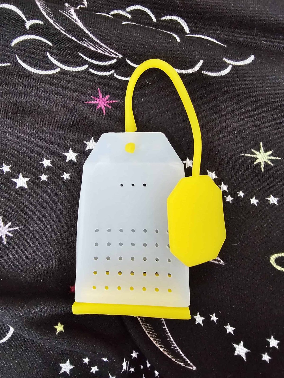 1000039218-Scaled-1.Jpg Silicone Tea Bag Yellow - Image 1