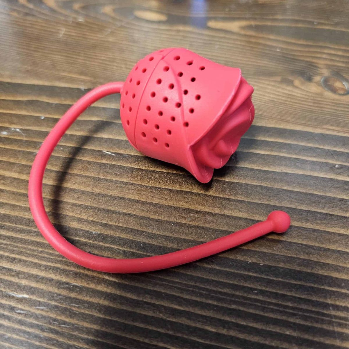 Red Rose Tea Infuser - Image 1